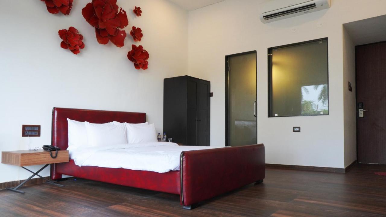 Valsad Shanti Resorts מראה חיצוני תמונה